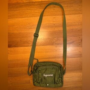 Supreme crossbody bag RARE